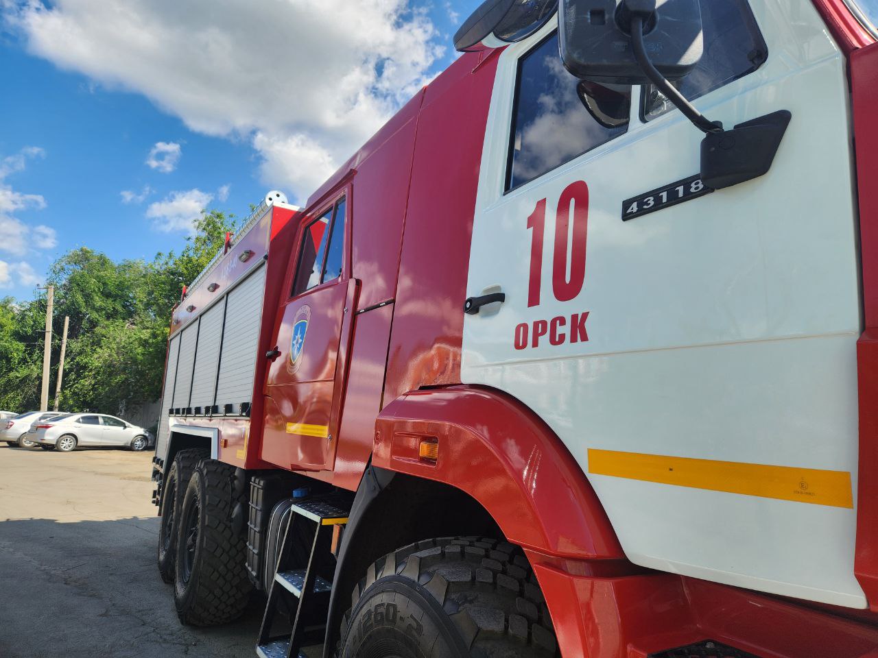 БПЛА повредил жилой дом в Оренбурге