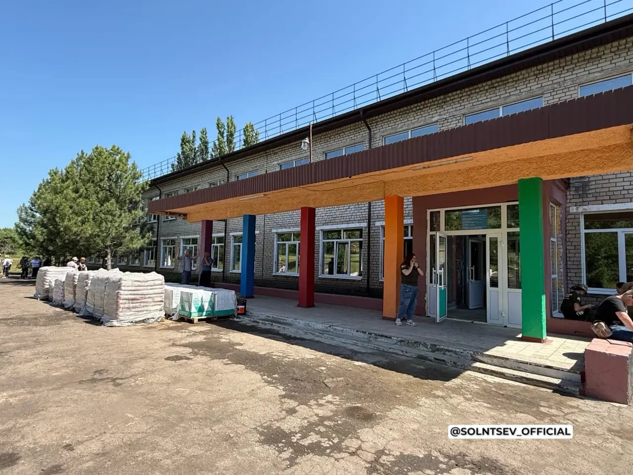 Оренбургские строители помогают восстанавливать школу в ЛНР, разрушенную ВСУ