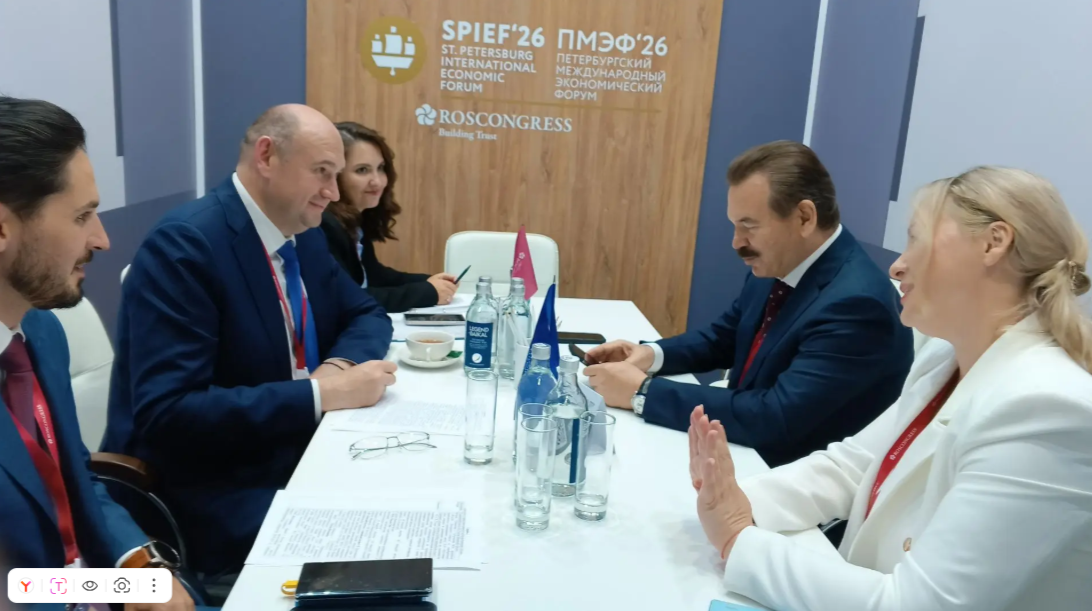 На ПМЭФ обсудили приобретение комбикормового завода с птицефабрикой