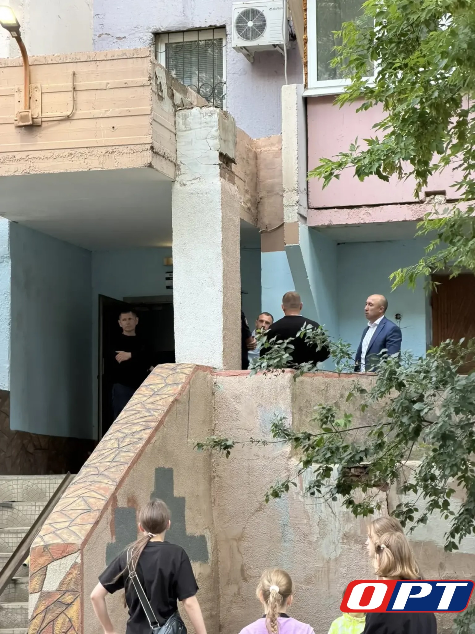 В Оренбурге, в многоквартирном доме рухнул грузовой лифт