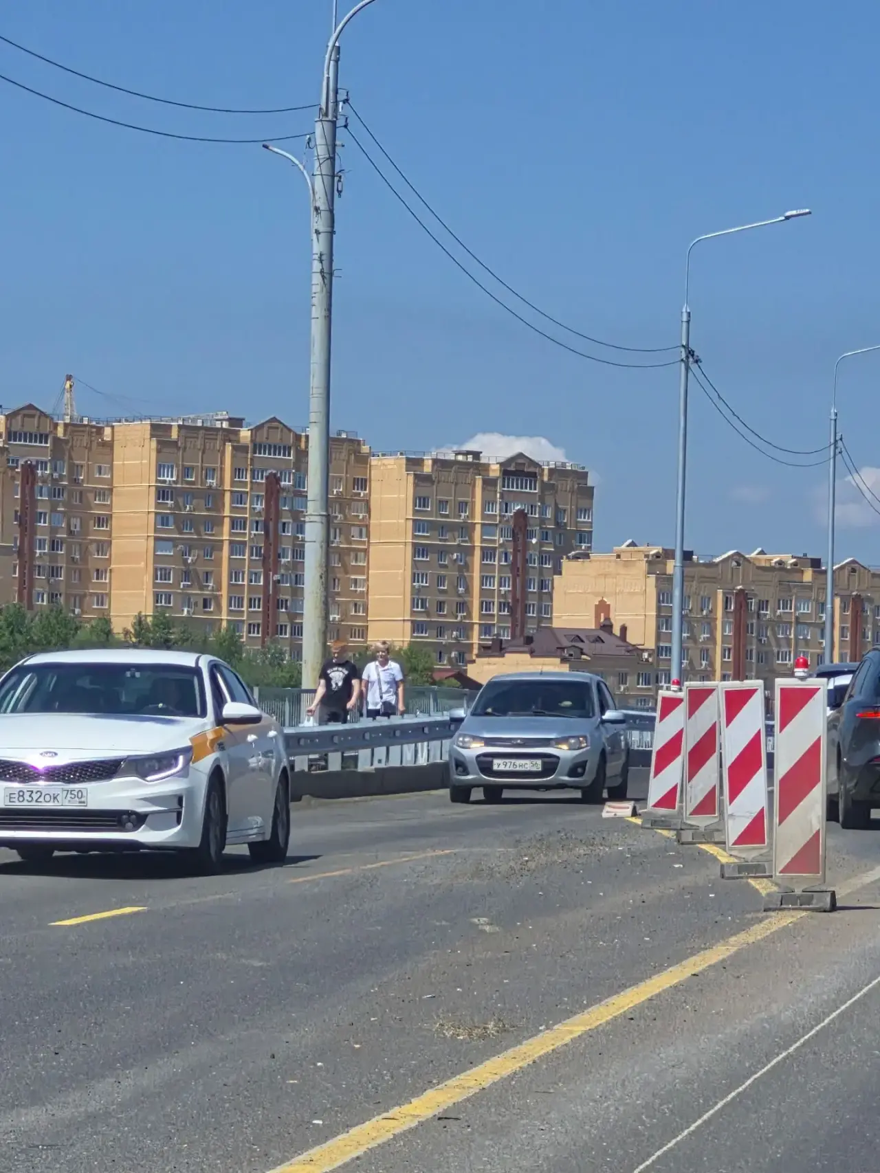 На мосту по улице Донгузской в Оренбурге открыто движение по одной полосе