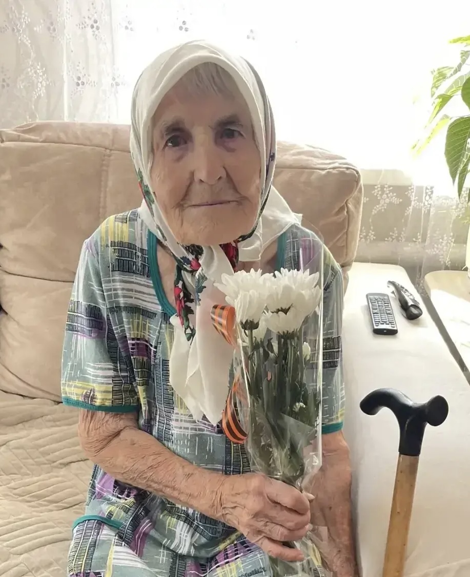 Вековой рубеж: жительница Медногорска Елизавета Панарина отмечает 100-летие
