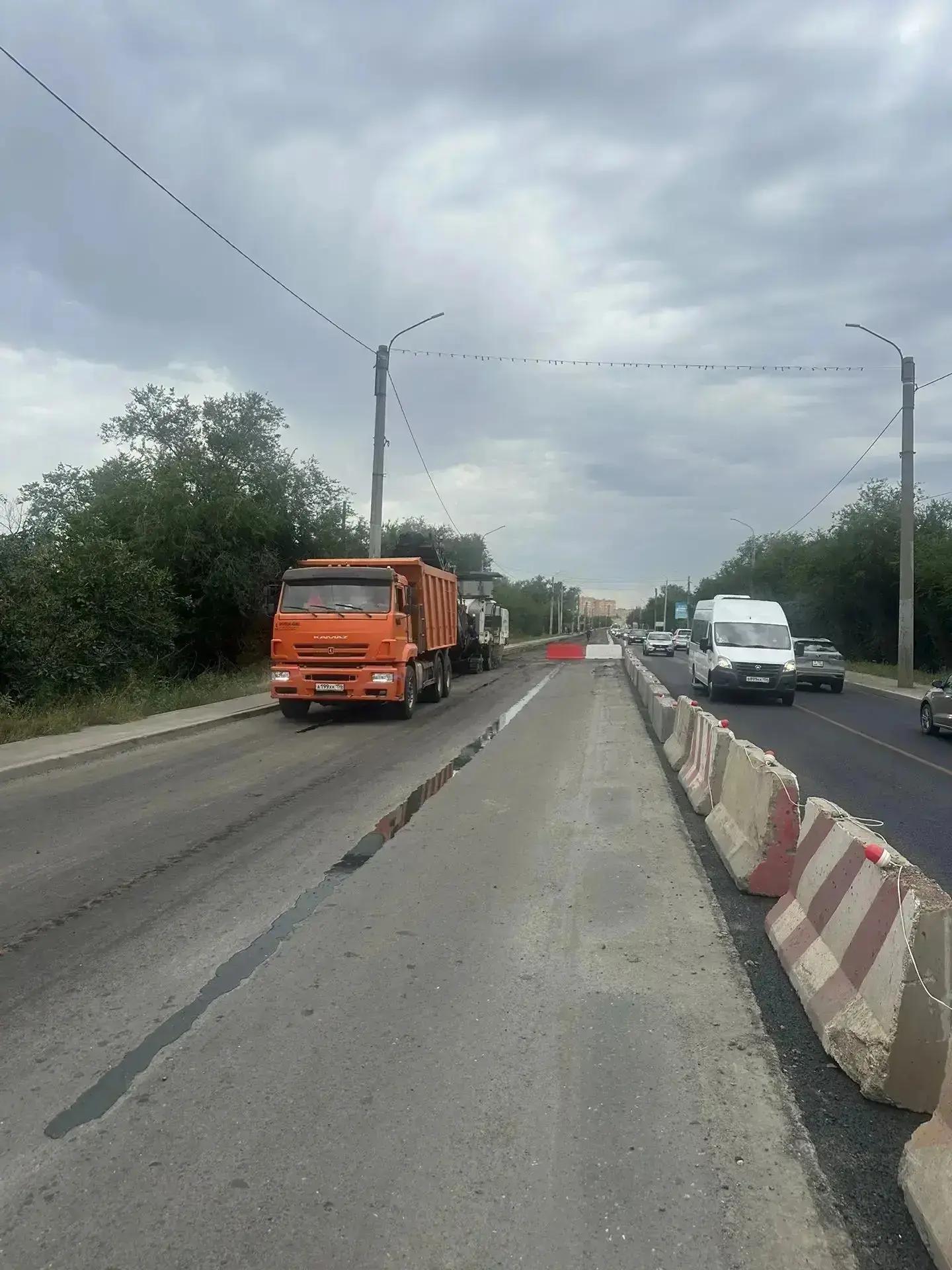 На Донгузской продолжается ремонт дороги и моста через Урал
