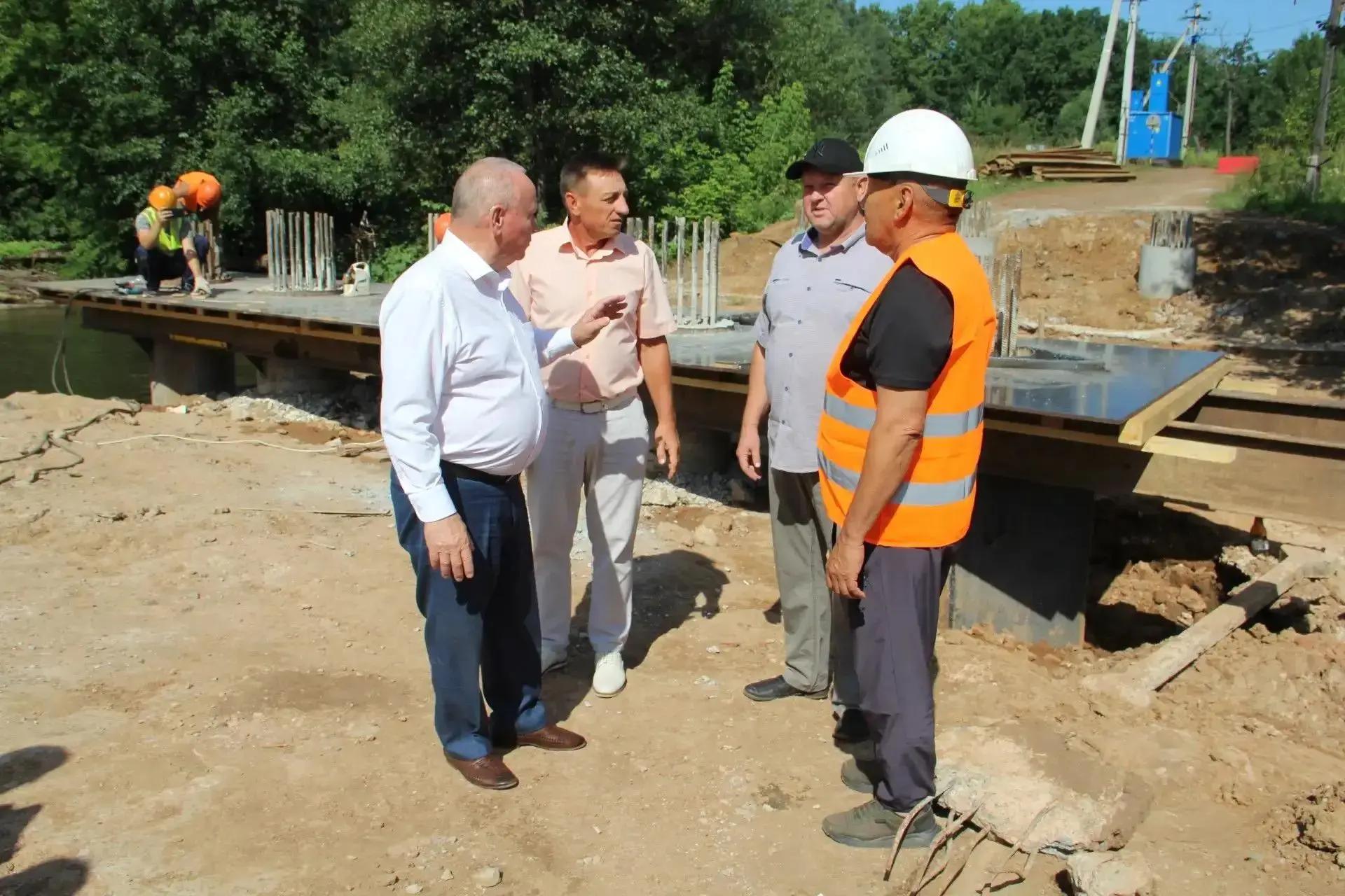В Бузулукском районе продолжается капитальный ремонт моста