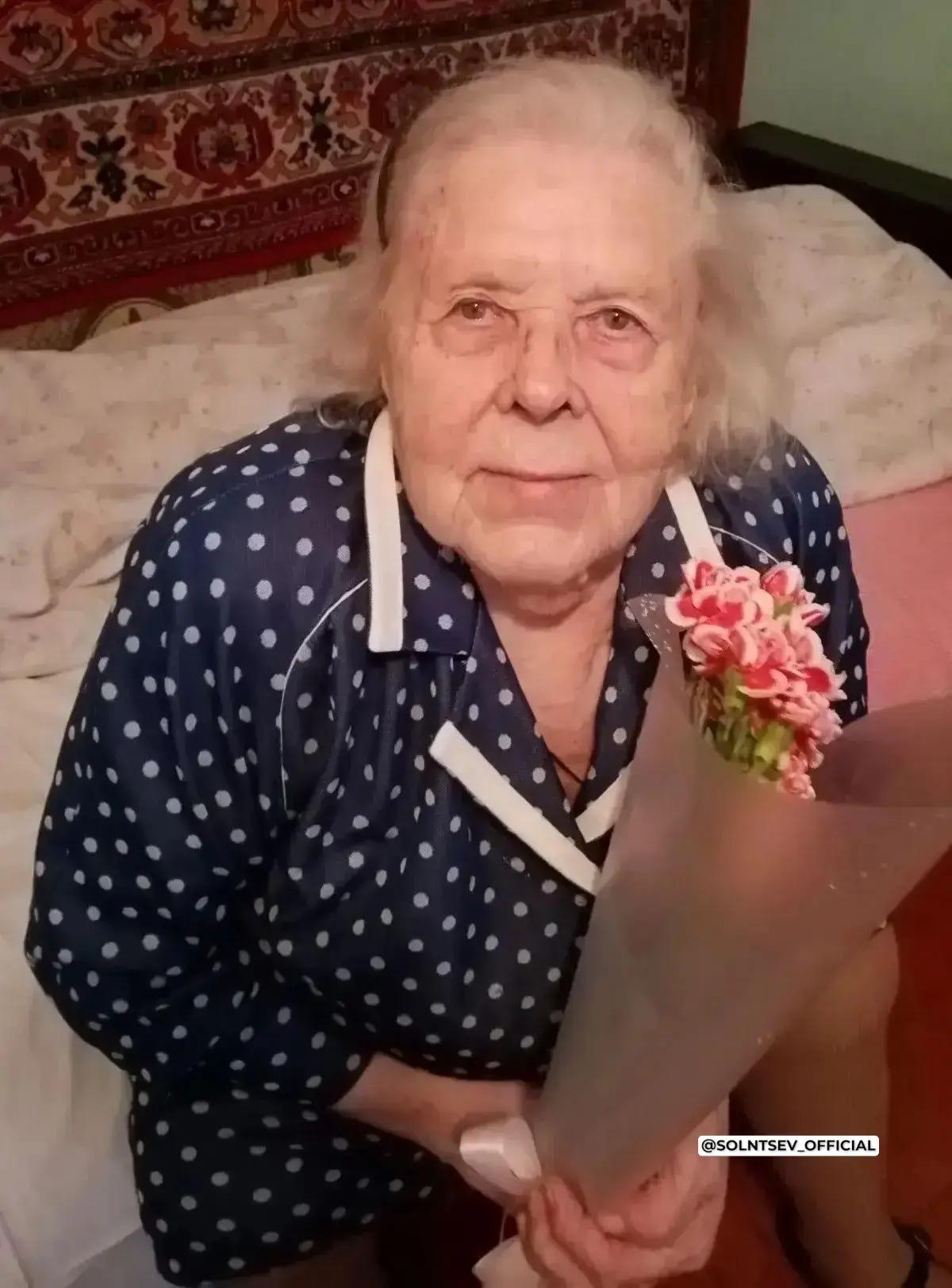 Губернатор поздравил жительницу Новотроицка со 100-летием