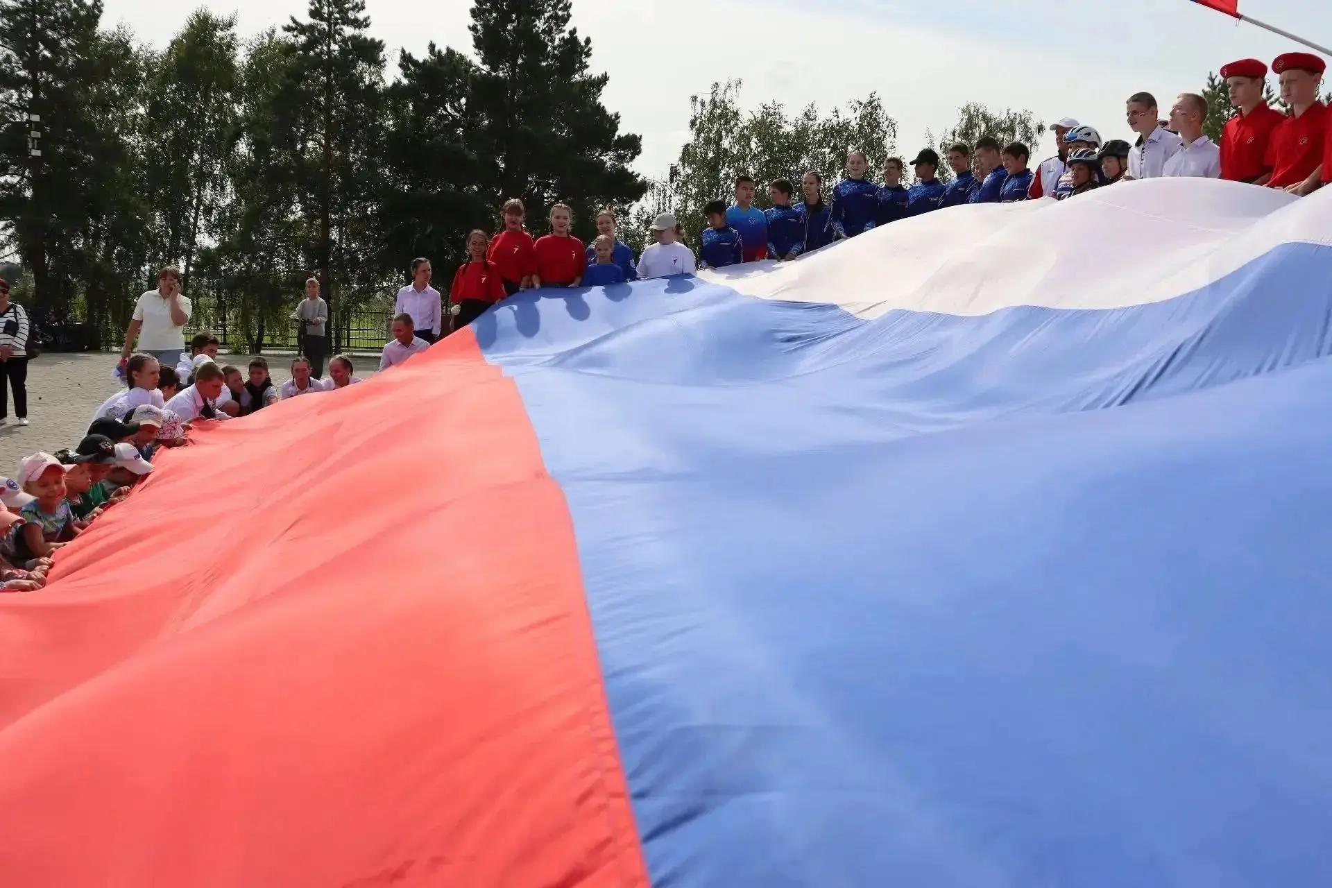 ОРЕНБУРЖЬЕ ОТМЕТИТ ДЕНЬ ГОСУДАРСТВЕННОГО ФЛАГА РОССИИ