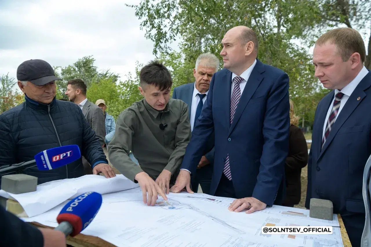 Евгений Солнцев проинспектированы объекты благоустройства и дорожного ремонта в Новотроицке