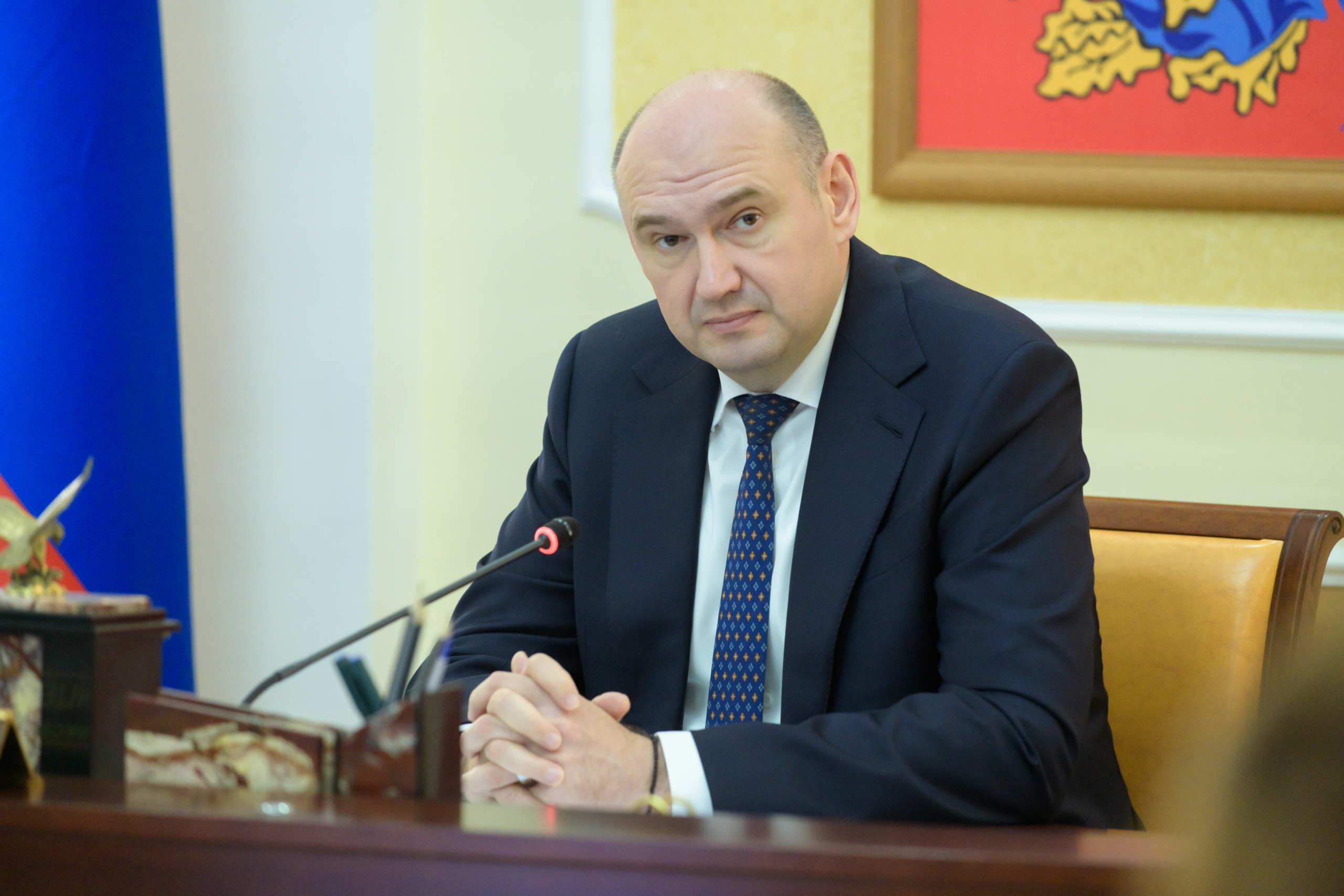 Евгений Солнцев поздравляет педагогов с профессиональным праздником